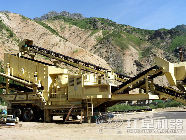 移動式破碎站工作現場 移動式破碎站工作現場