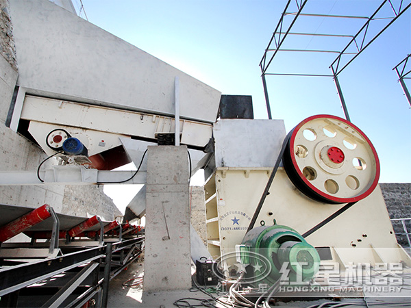 砂石骨料生產線鄂破工作現場 砂石骨料生產線鄂破工作現場