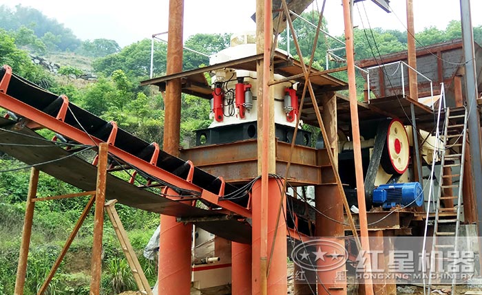 圓錐破碎機工作現場 圓錐破碎機工作現場