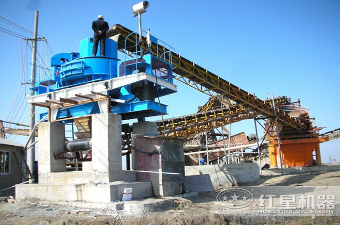 青石打沙機(jī)工作現(xiàn)場 青石打沙機(jī)工作現(xiàn)場