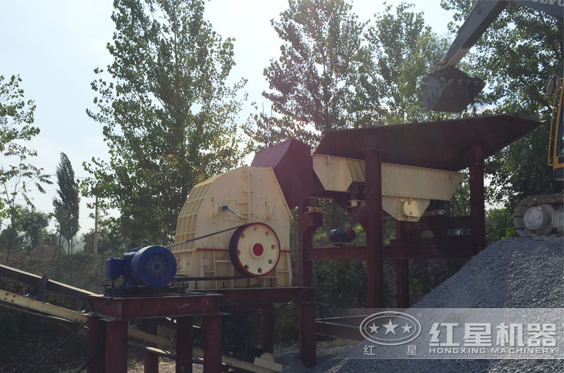 錘式破碎機工作現場