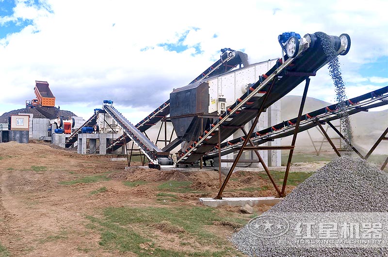 石子粉碎生產(chǎn)線現(xiàn)場(chǎng) 石子粉碎生產(chǎn)線現(xiàn)場(chǎng)