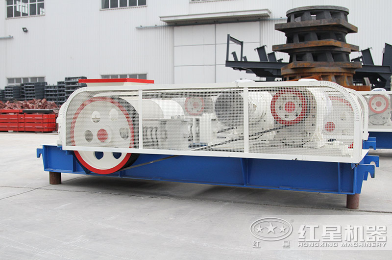 對輥式破碎機廠區實拍 對輥式破碎機廠區實拍