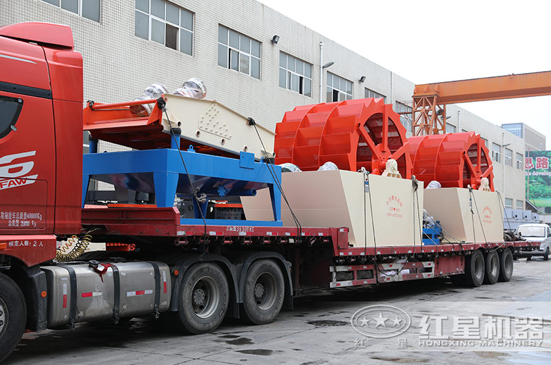 兩臺洗砂機裝車發往河北現場