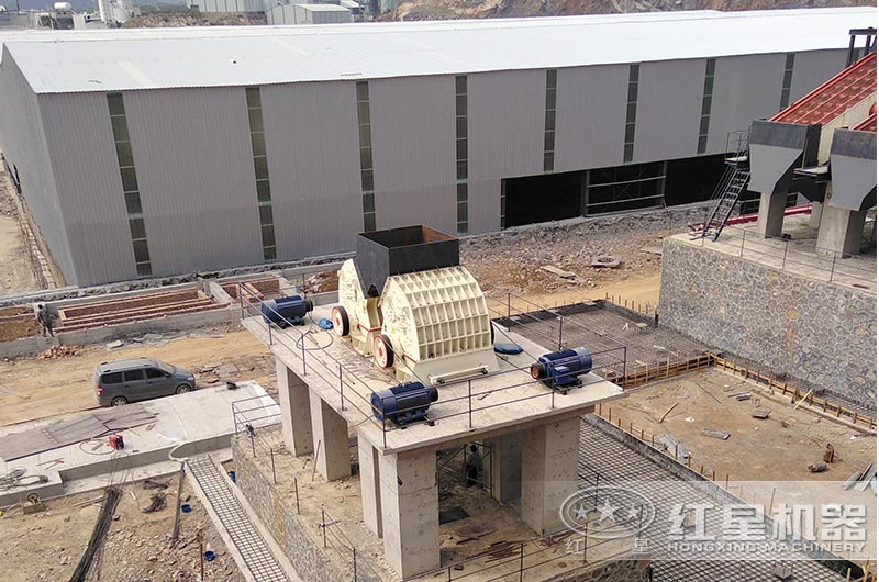 粉碎玻璃生產現場搭建中 粉碎玻璃生產現場搭建中