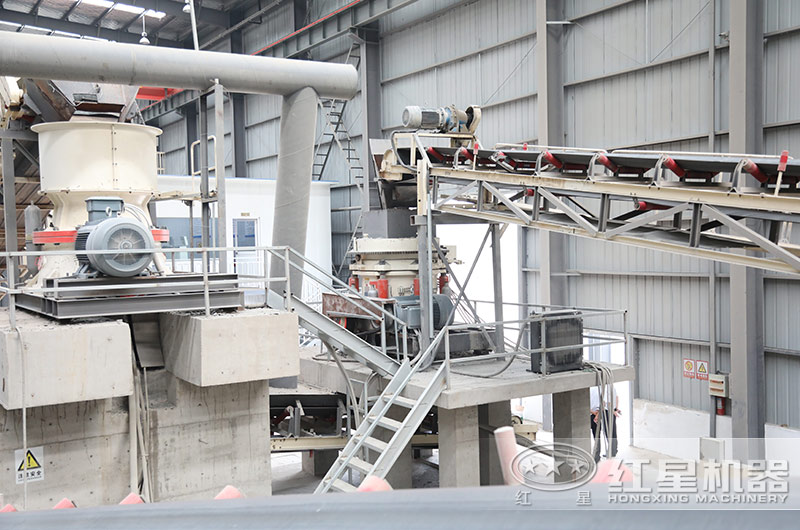 硅礦石破碎生產現場