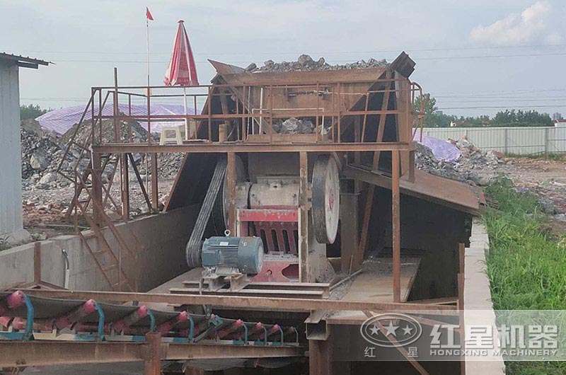 廢舊耐火磚破碎現場