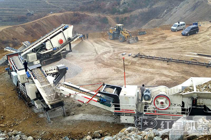 履帶式移動破碎機作業實拍 履帶式移動破碎機作業實拍