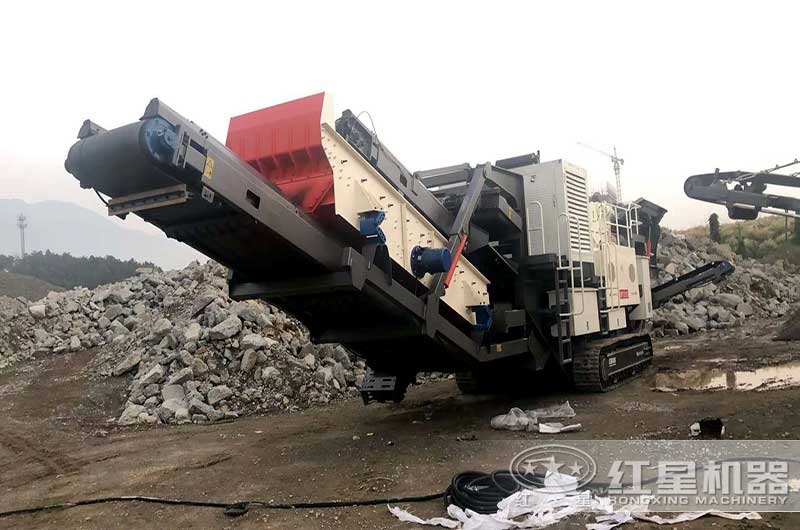 履帶移動式粉碎機現場實拍 履帶移動式粉碎機現場實拍