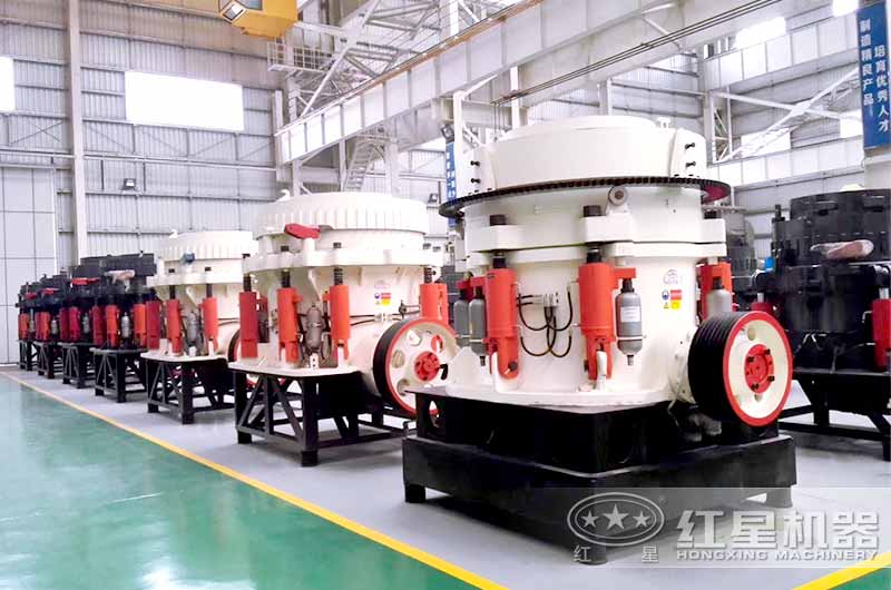二級破碎設備圓錐破，前期投資成本高，后期運行成本低