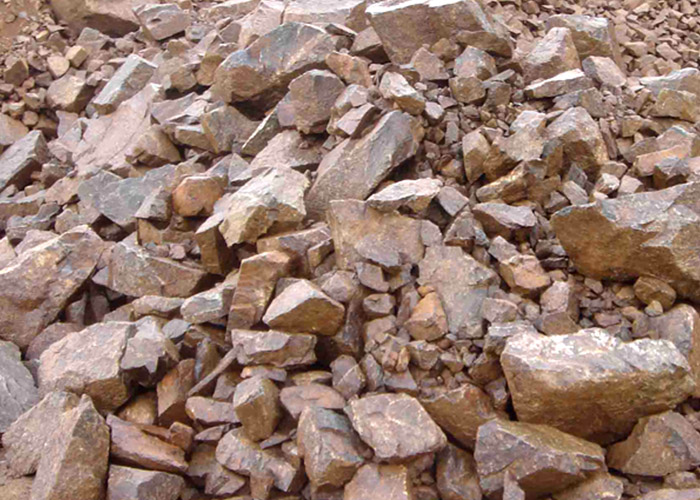 鐵礦石破碎設備型號有哪些？多少錢一臺？