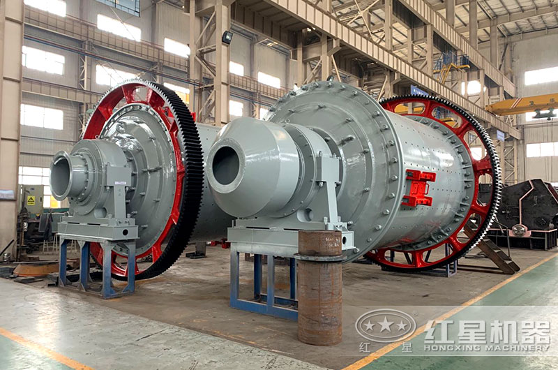 小型球磨機車間實拍，型號齊全