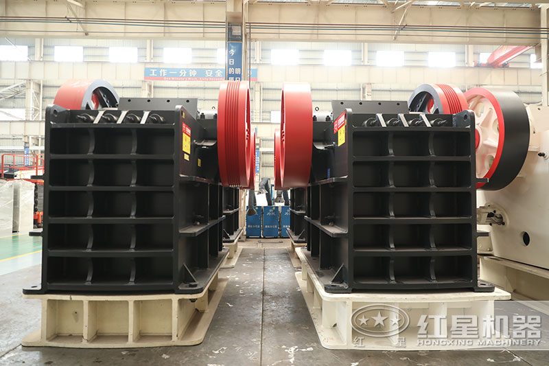 鄂破是生產機制砂設備初級破碎機 鄂破是生產機制砂設備初級破碎機