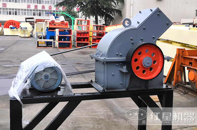 PC錘式破碎機配置單電機作業 PC錘式破碎機配置單電機作業