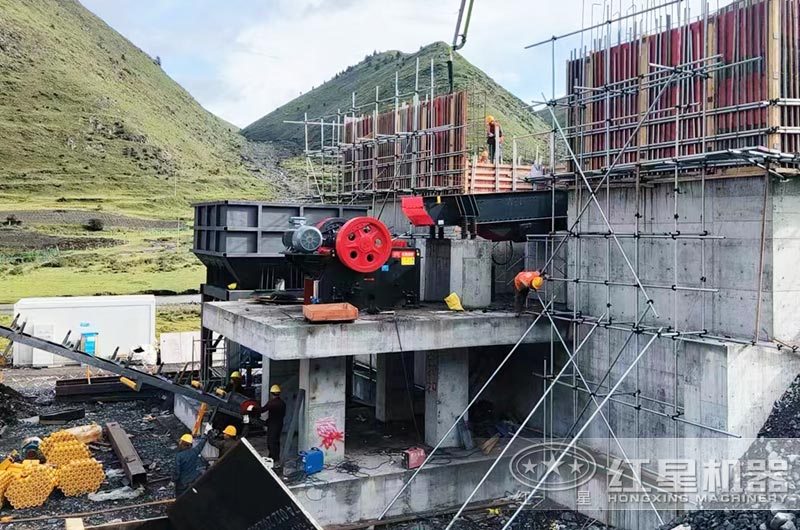 石油焦破碎現場圖片