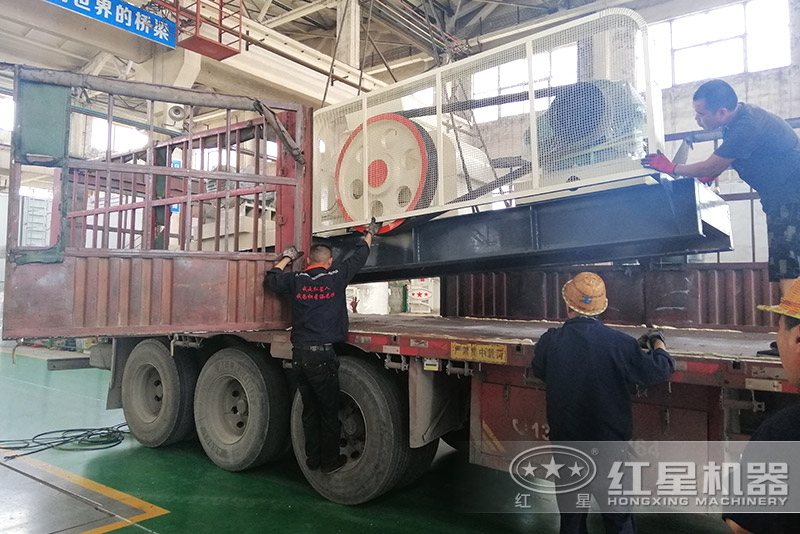 紅星機器小型液壓對輥破車間直接發貨 紅星機器小型液壓對輥破車間直接發貨